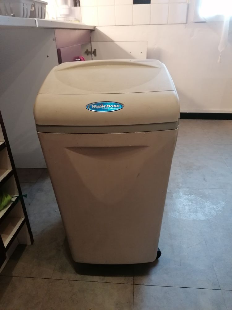 Appareil filtreur et adoucisseur d eau 380 Rez� (44)