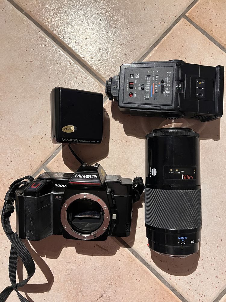Appareil minolta + objectif et flash 400 Dijon (21)