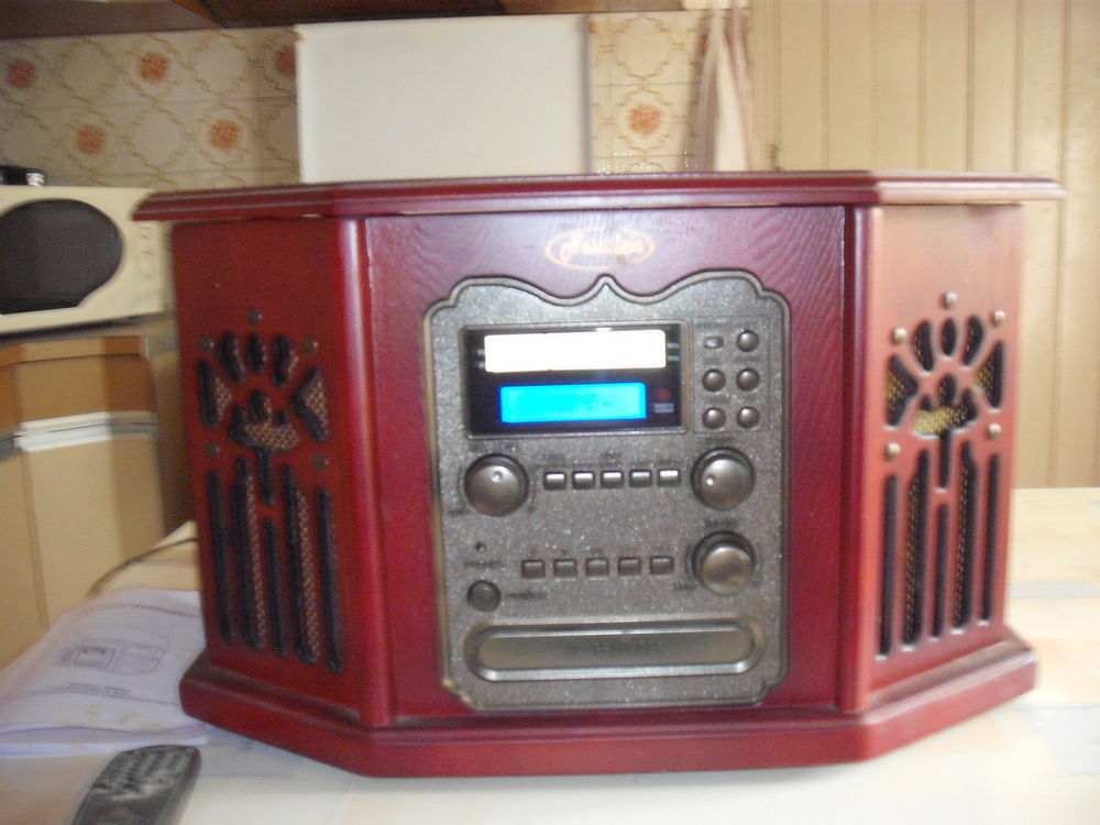 Appareil musique multi-fonctions, Vintage. 70 Montpon-M�nest�rol (24)