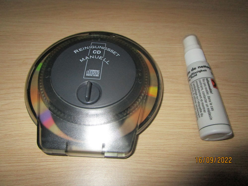 appareil de nettoyage manuel pour CD et DVD 15 Chanteloup-en-Brie (77)