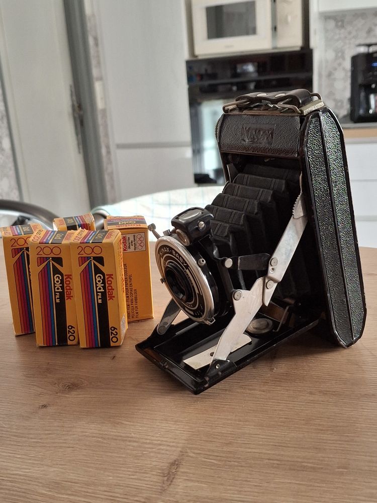Appareil photo ancien avec 5 pellicules 35 Sanary-sur-Mer (83)