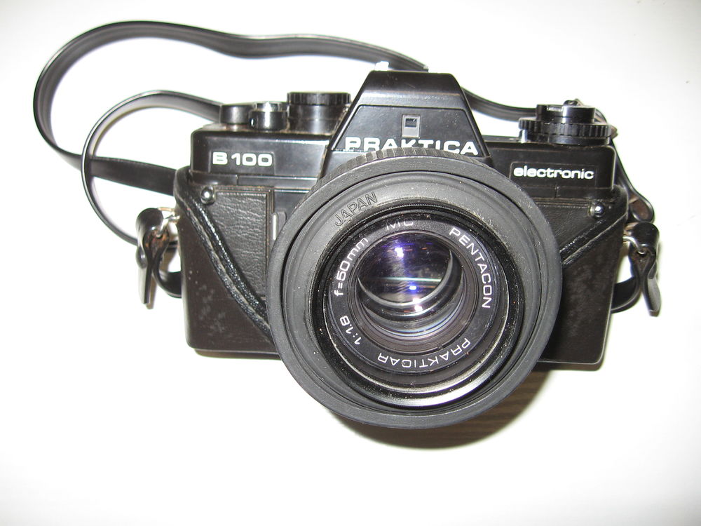 1 appareil photo argentic avec saccoche flasch 2 objectifs 50 Tours (37)