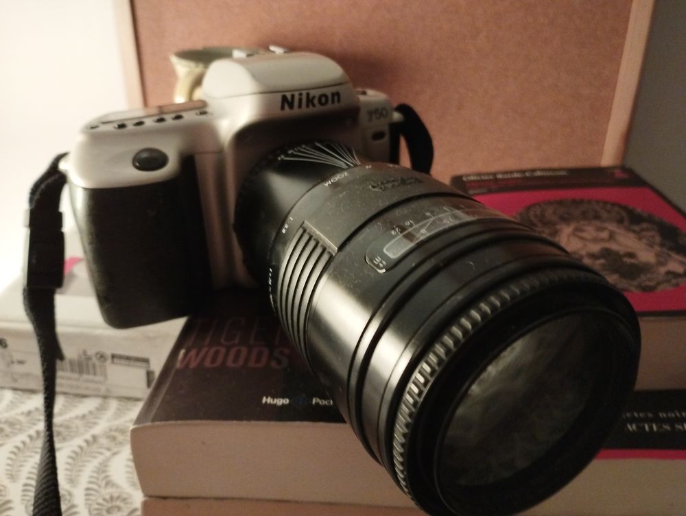 Appareil photo argentique de marque CANON 350 Versailles (78)