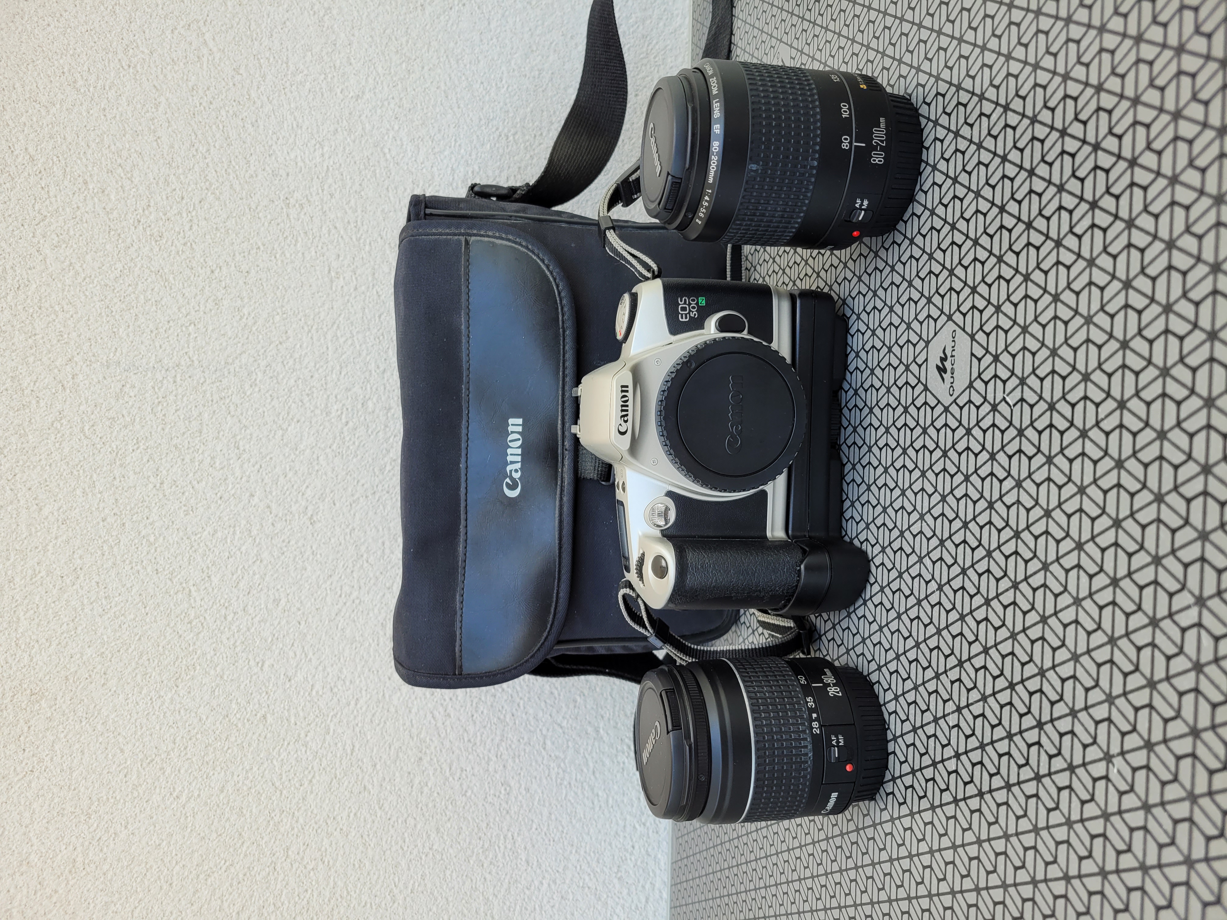 APPAREIL PHOTO ARGENTIQUE + DEUX ZOOMS 70 Gu�rande (44)