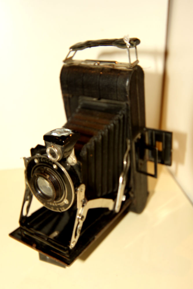 Appareil photo argentique Kodak  folding (soufflet) six-16 52 Saint-S�ri�s (34)