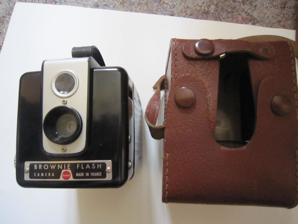 Appareil photo Brownie flash des ann�es 50
40 Salon-de-Provence (13)
