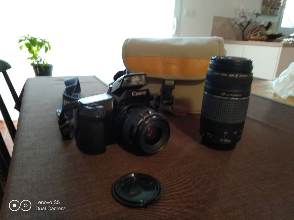 Appareil photo CANON EOS1000 avec accessoires 345 Briec (29)