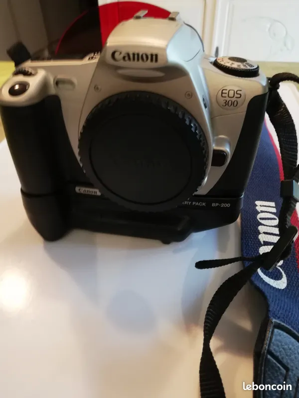 Appareil photo Canon EOS 300 (boitier nu) 25 Saint-Martin-la-M�anne (19)