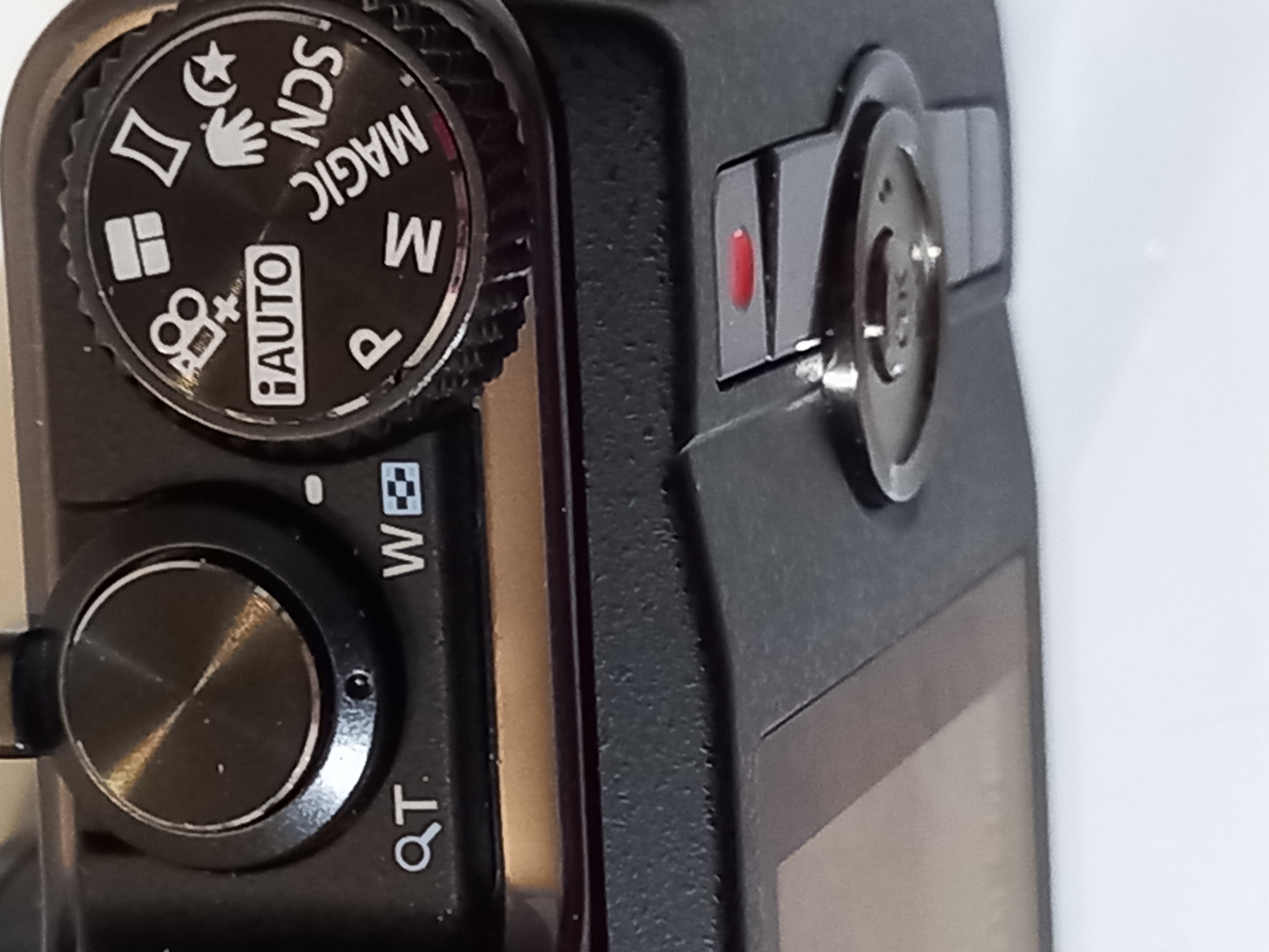 Appareil Photo Compact Noir � Boutons Multiples 100 Lomme (59)