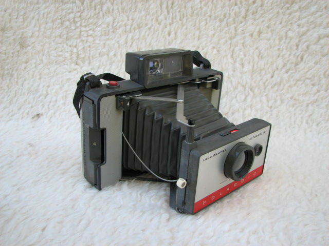 Appareil photo instantan� POLAROID 104 15 Bouc-Bel-Air (13)