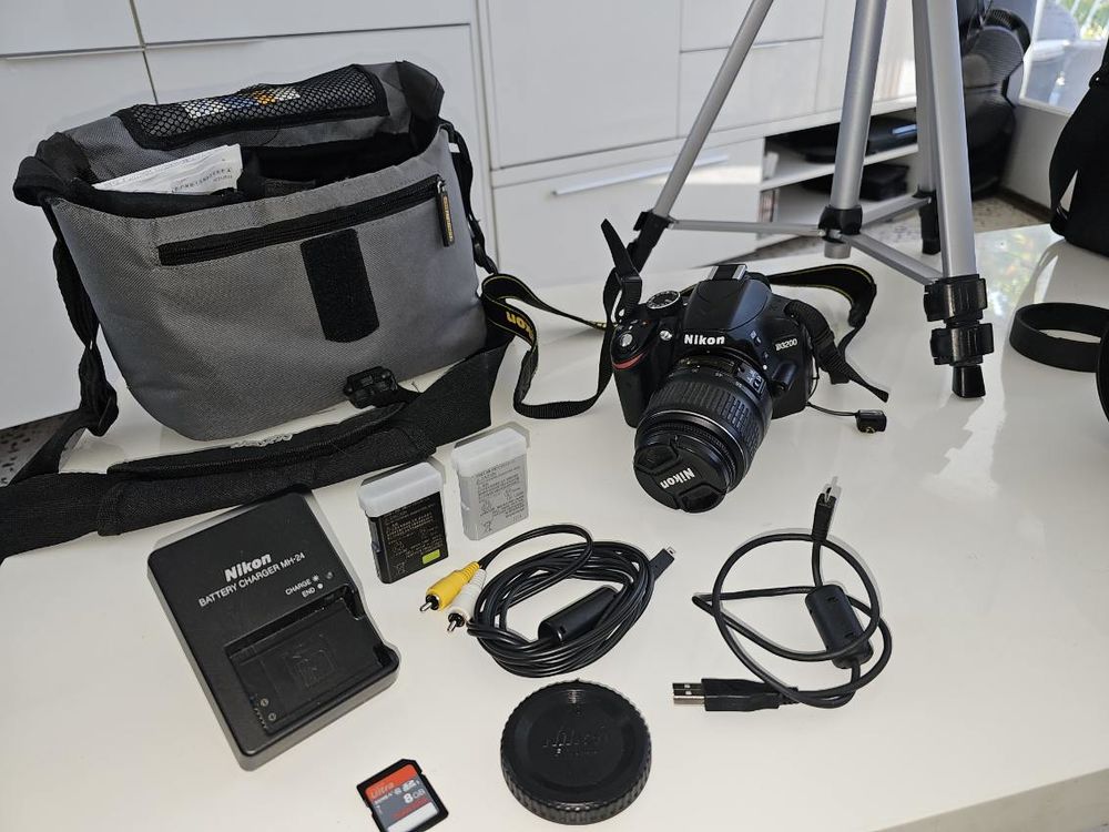 Appareil photo nikon d 3200 1500 Saint-Julien-les-Rosiers (30)