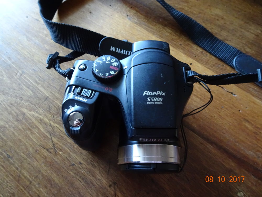 APPAREIL PHOTO NUMERIQUE
95 Embrun (05)