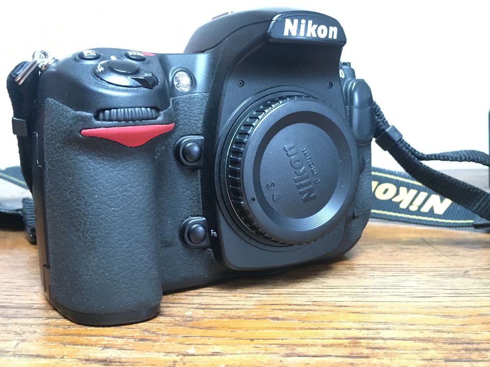 Appareil photo num�rique Nikon D300 et ses accessoires
230 Sarcey (69)