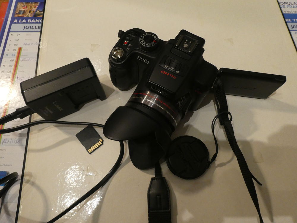 Appareil photo PANASONIC FZ 100  Lumix 
150 Tours (37)