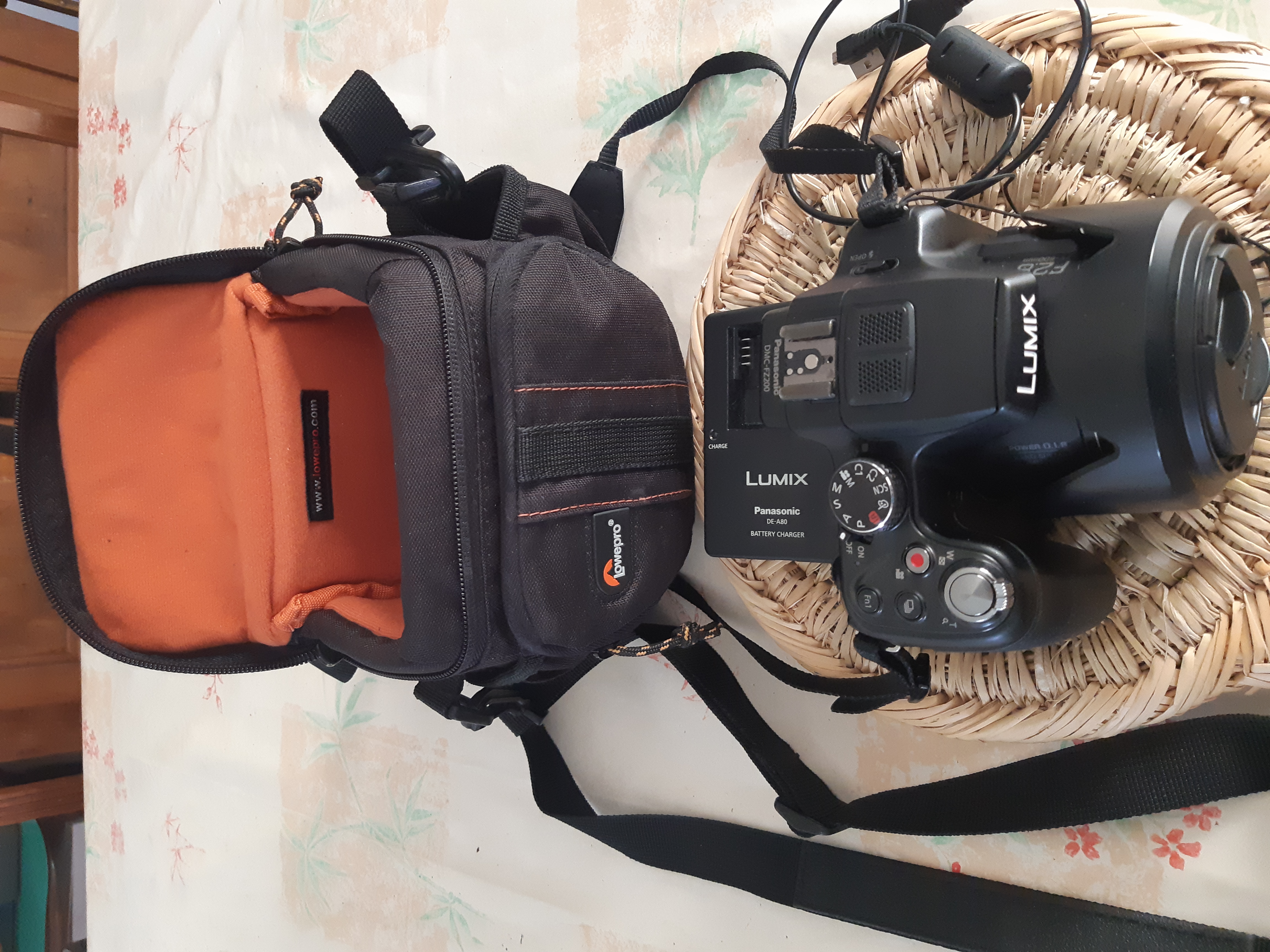 Appareil photo PANASONIC Lumix DC-FZ200 150 Salles (33)