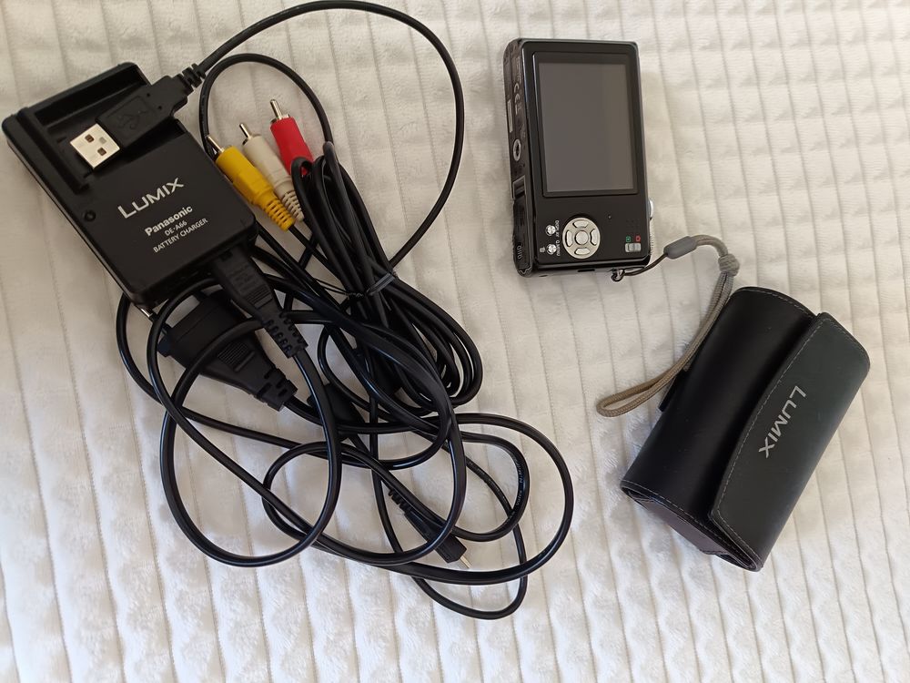 appareil photo Panasonic .
60 Br�al-sous-Montfort (35)