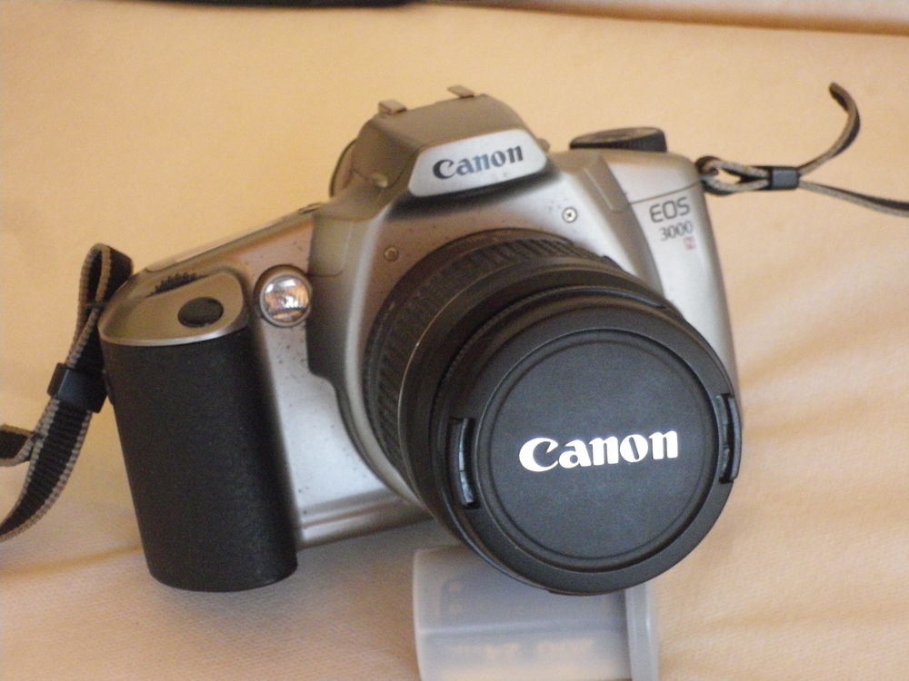 appareil photo reflex CANON  EOS 3000  + objectif 90/300, 0 Sanary-sur-Mer (83)