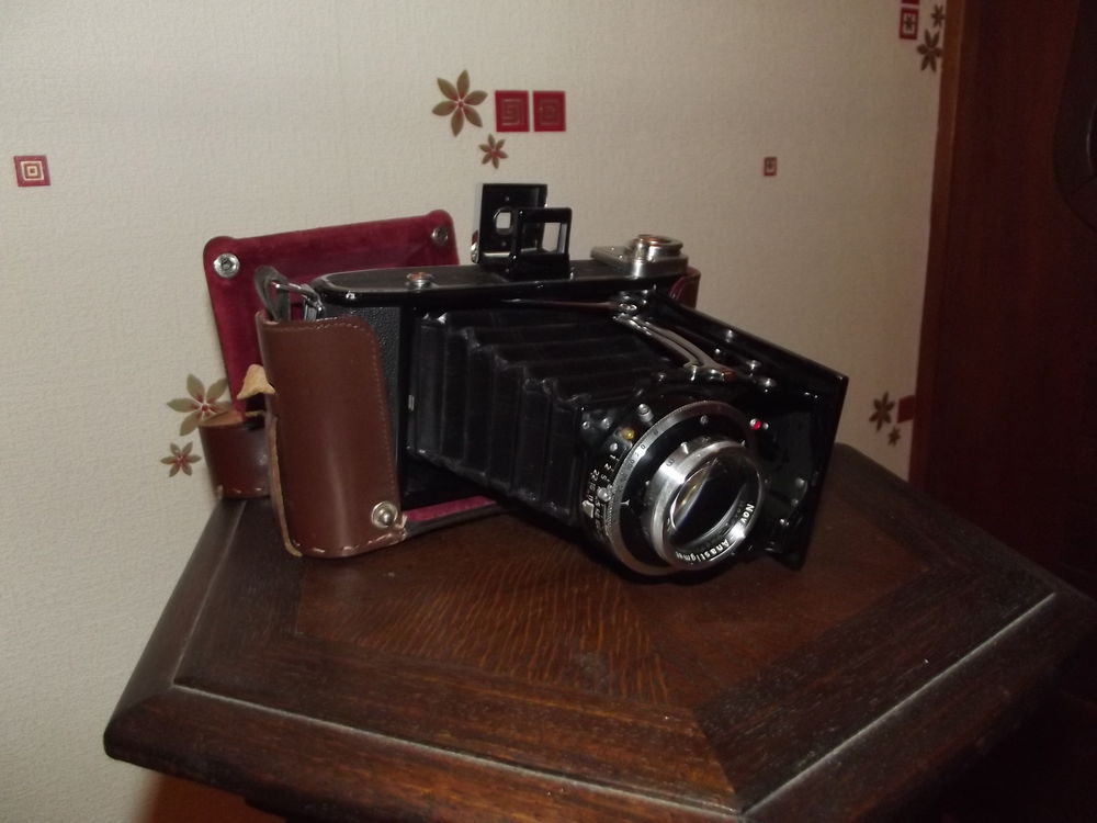 appareil photo � soufflet des ann�es 1900 0 Ollioules (83)