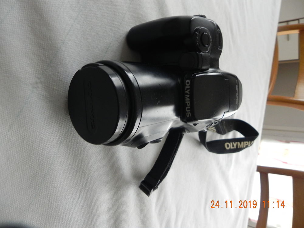 APPAREIL PHOTOS OLYMPUS
100 B�g�-le-Ch�tel (01)