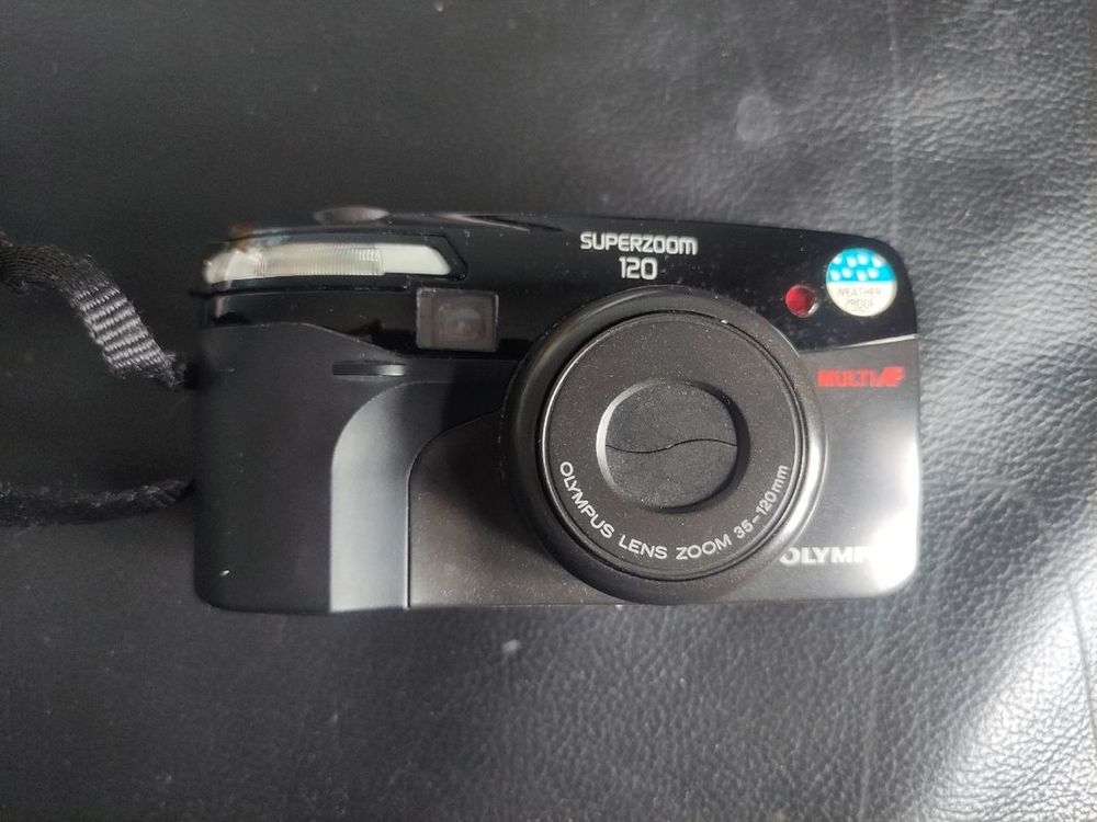 Appareil photos vintage Olympus superzoom 120 30 Saint-Denis (93)