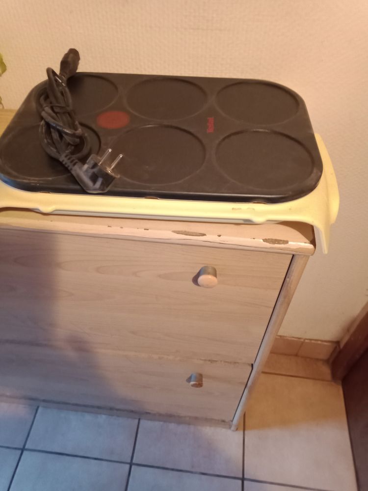 Appareil pour faire cr�pe individuelle ou blinis 15 Arignac (09)