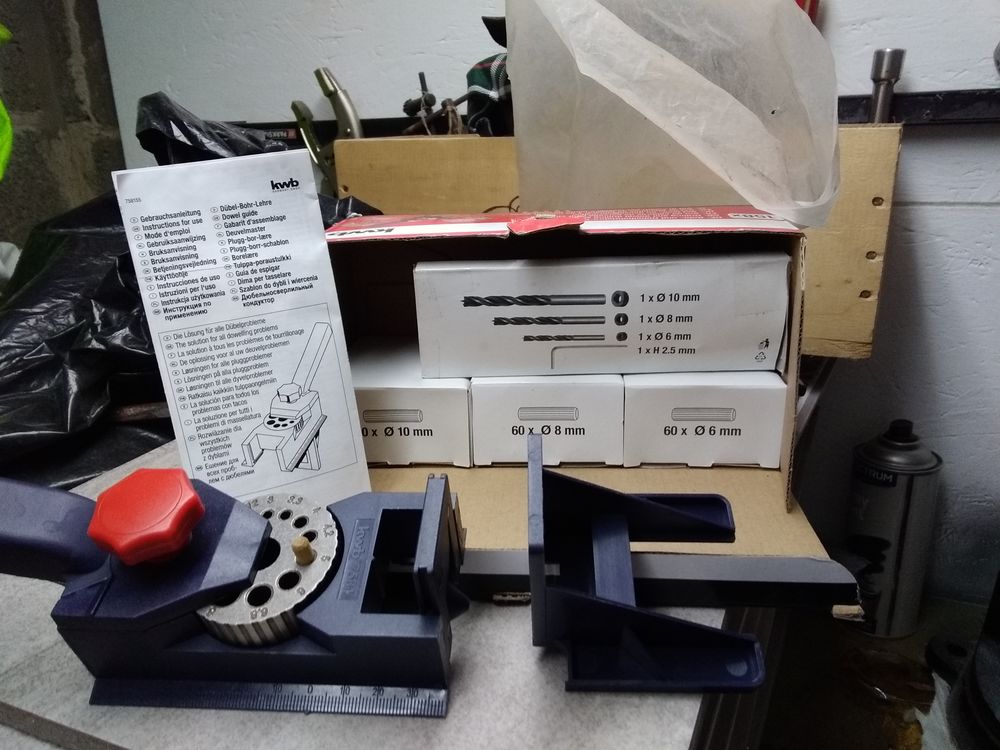 Appareil pour poser chevilles en bois pour meubles 10 Le Havre (76)