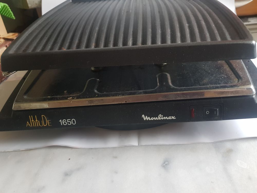 APPAREIL RACLETTE 8 PERSONNES avec 2 PLAQUES AMOVIBLES _ B E 39 Paris 20 (75)
