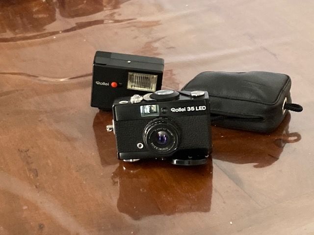 2  APPAREILS PHOTO  35mm 300 Riom (63)
