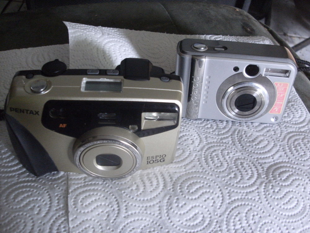 2 appareils photos  PENTAX argentique et POLAROID numerique 100 Faye-d'Anjou (49)