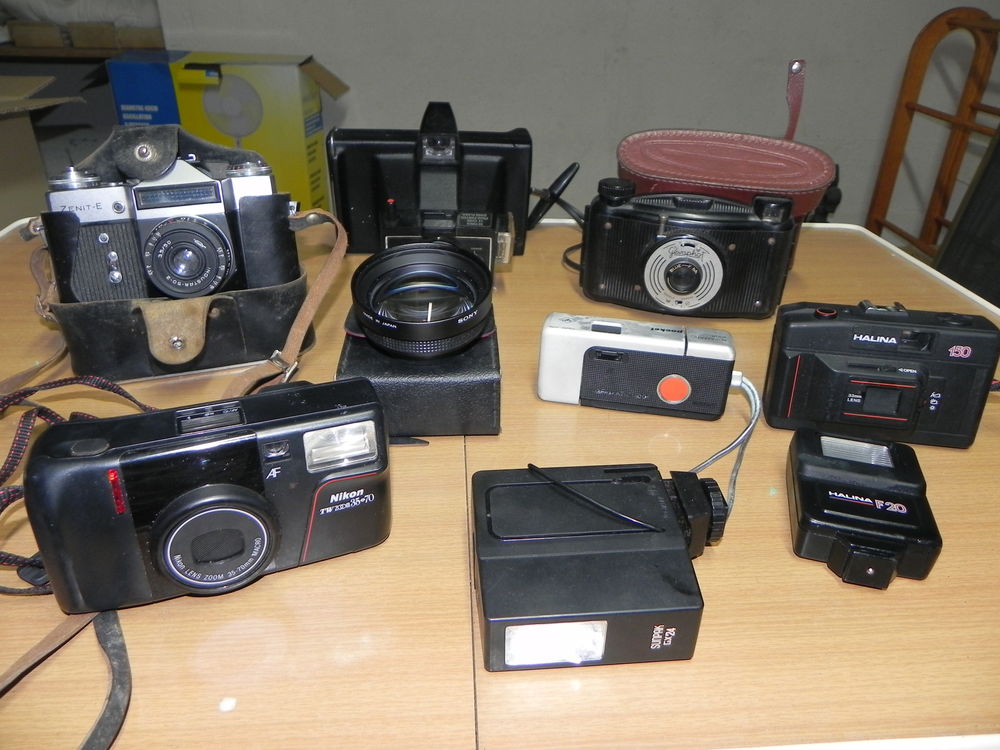 Lot appareils photos. 100 Bizanos (64)