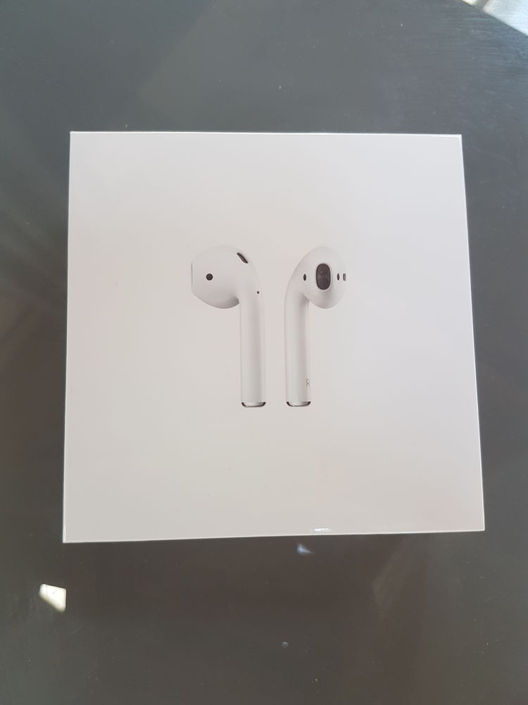 Apple AirPod V2 induction Origine APPLE Ecouteurs sans fil 80 Drancy (93)
