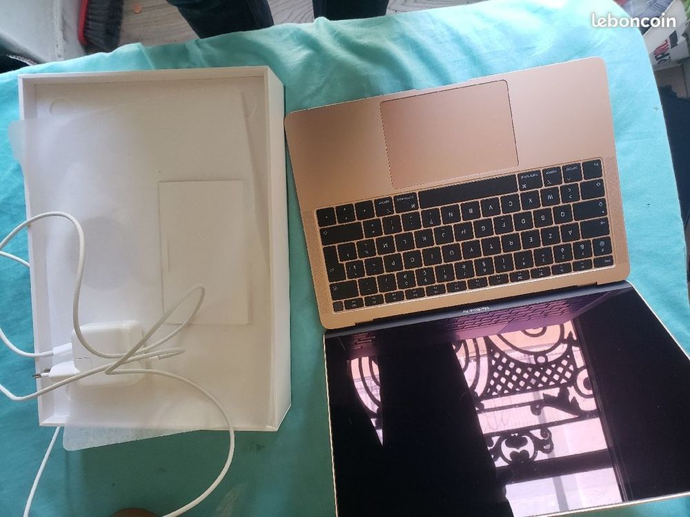 Apple - 13,3  MacBook Air (2019) - Intel Core i5 - RAM 16Go  0 Fontenay-le-Fleury (78)