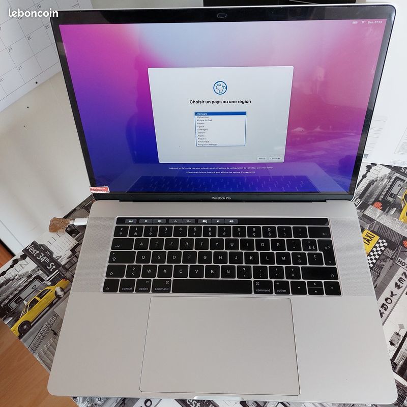 Apple MacBook Pro Retina Touchbar 15 Pouces (mi 2017) 990 Saint-Maur-des-Fossés (94)