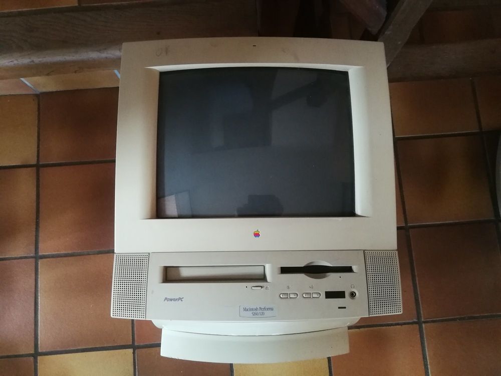 APPLE Performa 5200/120
40 Houdemont (54)