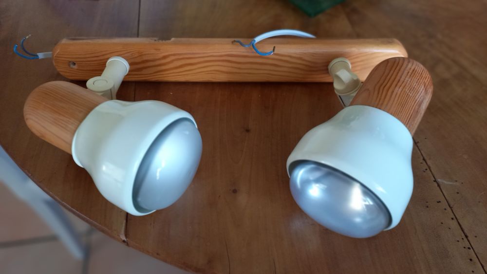 Applique murale deux ampoules, support pin 15 P�rigny (17)