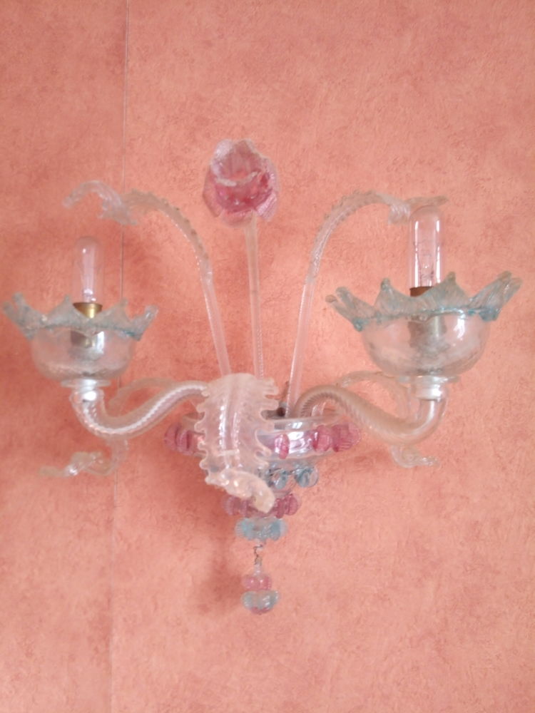 Applique murale �l�gante
130 P�ronne (71)