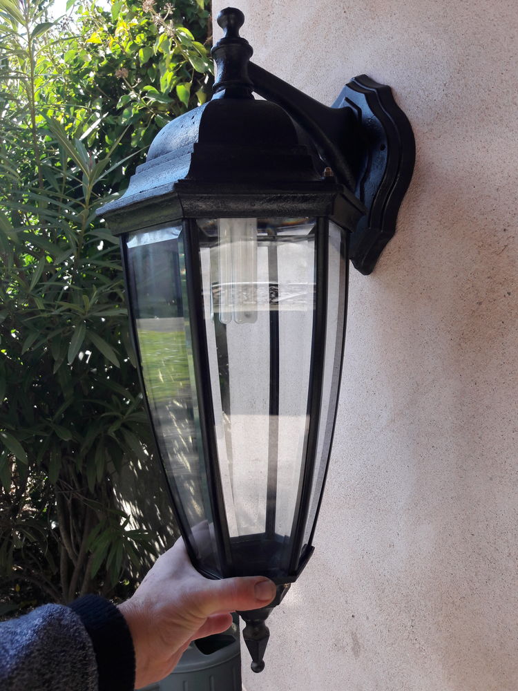 applique murale ext�rieur g�ante 27 Bois-de-C�n� (85)