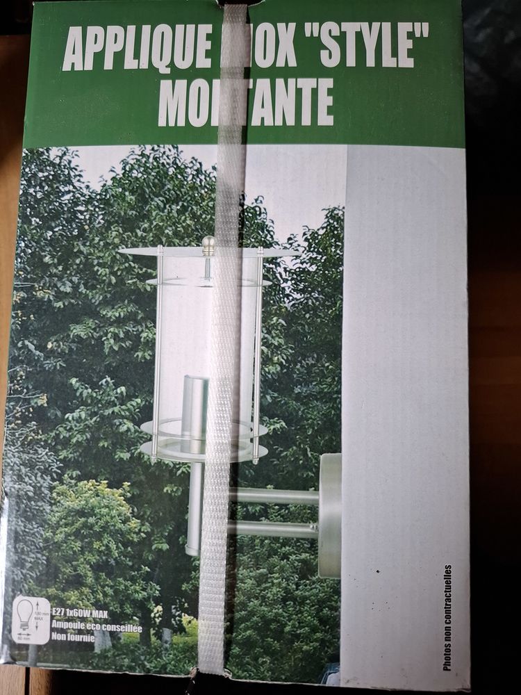 Applique  murale ext�rieure 30 Saint-Florent-sur-Cher (18)