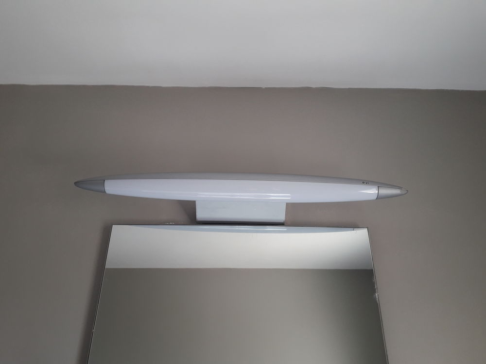 Applique murale pour salle de bains 35 Saint-Witz (95)