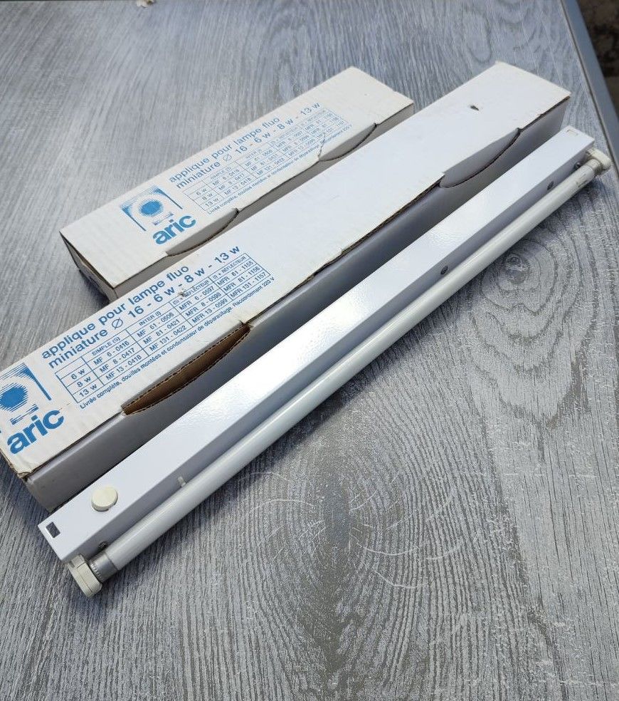 
Applique pour lampe fluo 15 Bo�sses (45)