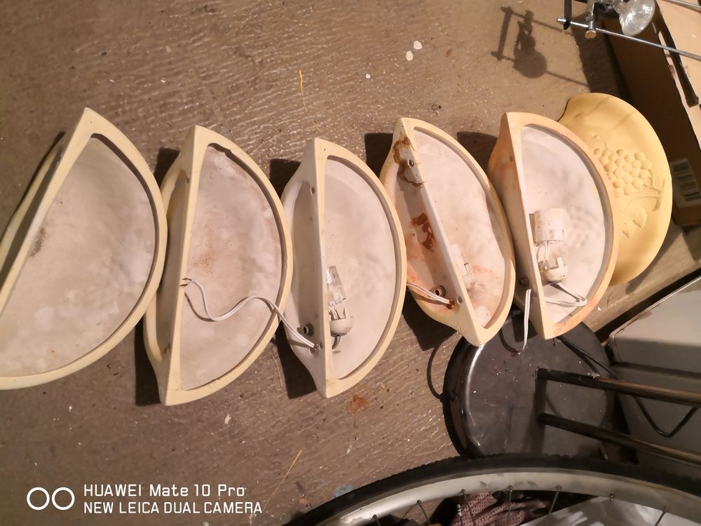 6 appliqu� en terre cuite style Vigneronne � relouquer 30 M�con (71)