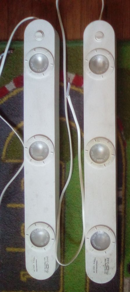 2 appliques Ikea blanches 15 Beauchamp (95)