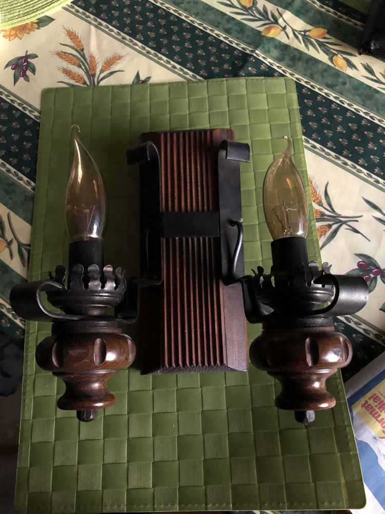 4 APPLIQUES MURALES  AVEC LAMPES
10 Valenciennes (59)