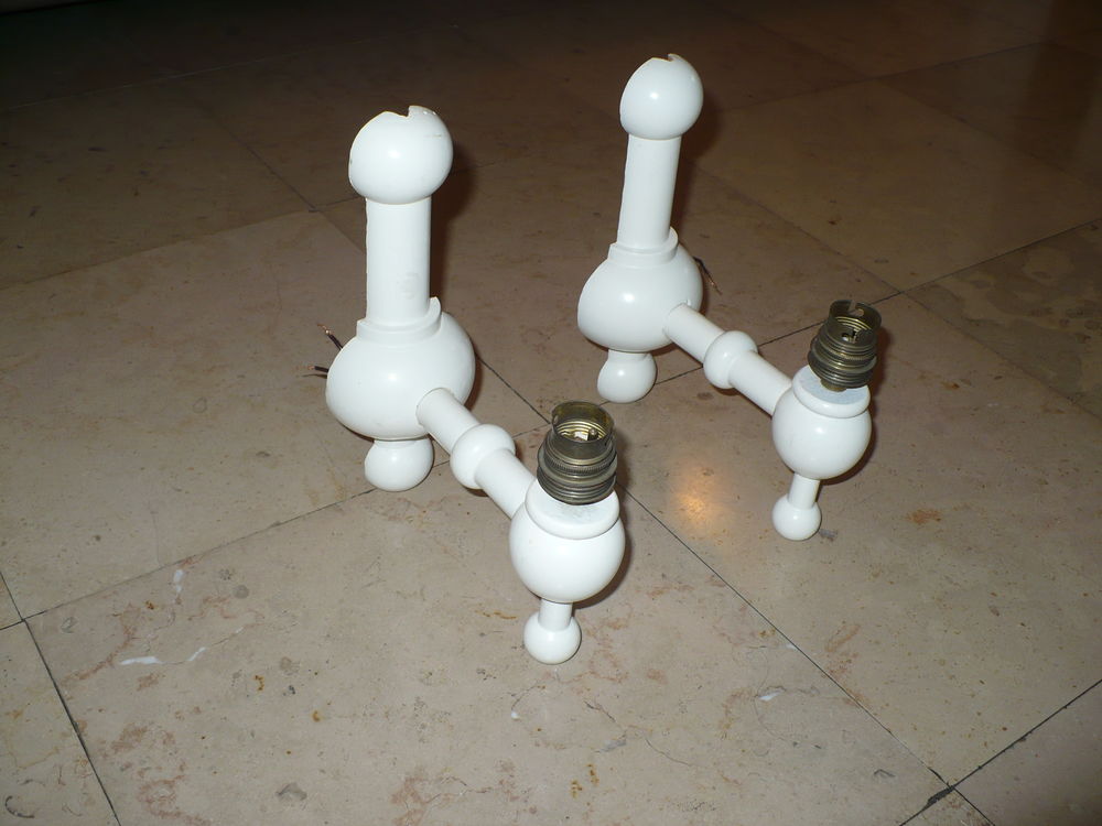 APPLIQUES MURALES BLANCHES 3 Toulouse (31)