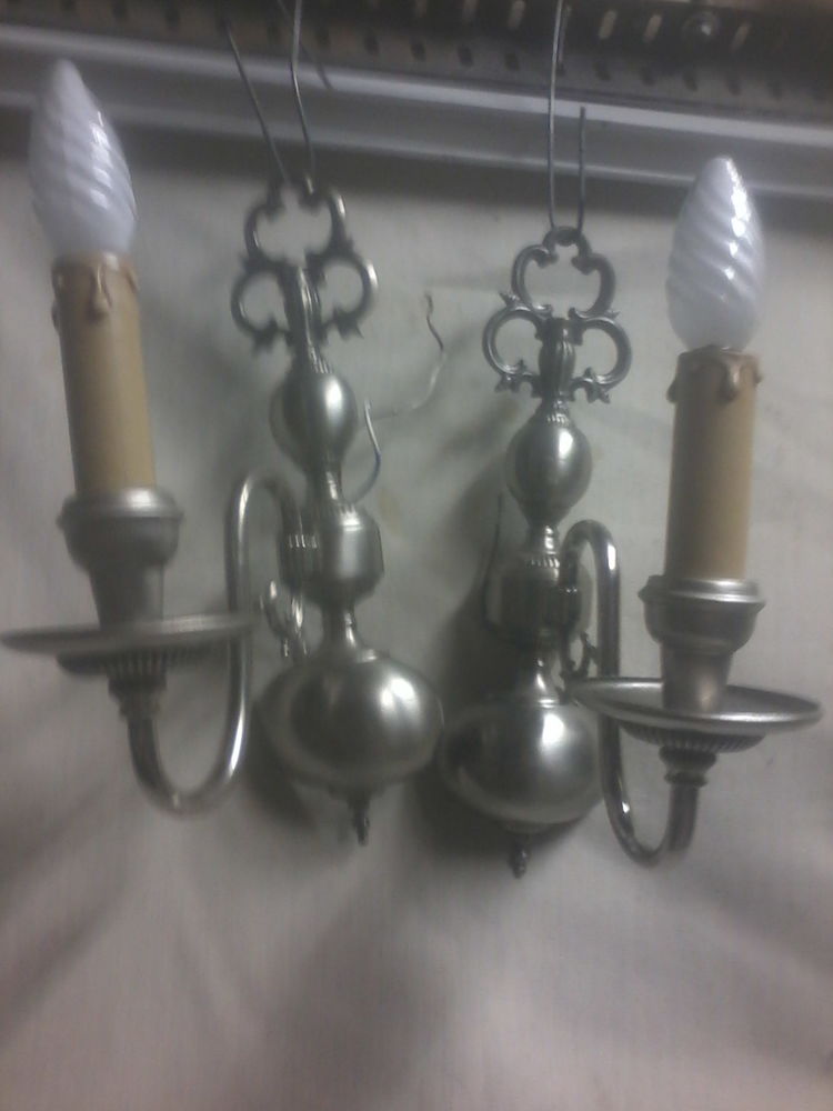 APPLIQUES  MURALES  EN  ETAIN. 40 Roquecourbe (81)