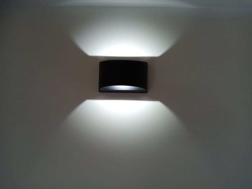 Appliques murales noires �clairage indirect 50 Pierrefeu-du-Var (83)