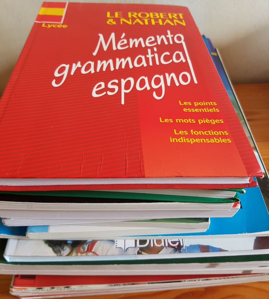 Apprendre l'espagnol : lot de 6 CD- 12 LIVRES- 12 revues voc 20 Pau (64)