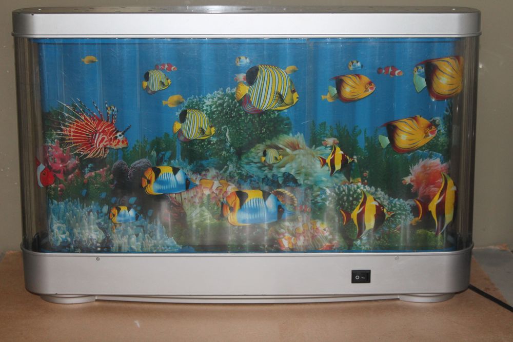 Aquarium avec poissons fictifs d�filant Neuf � accrocher 25 Vitry-sur-Seine (94)