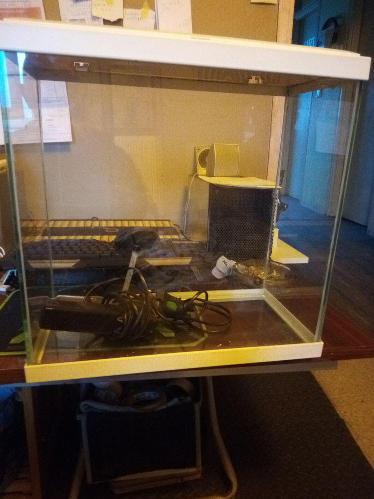 Aquarium avec pompe et r�sistance 15 Montceau-les-Mines (71)