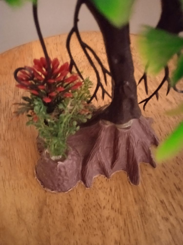 aquarium plante en plastique 24 H 26cm il est neuf. 8 Le Puy-en-Velay (43)